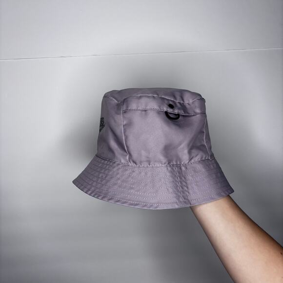 REVERSIBLE NIKE‎ BUCKET HAT - Picture 2 of 3